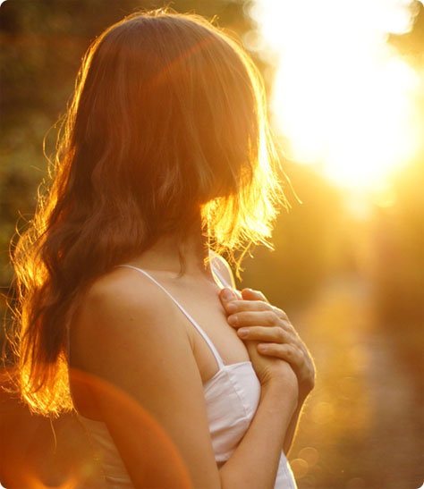 photo_WomanGoldenLight.jpg