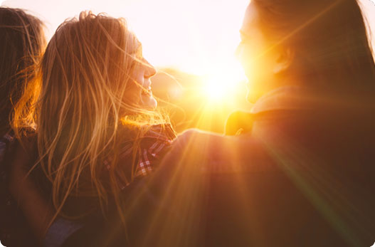 photo_WomenSunlight.jpg